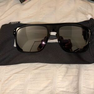 Holbrook Oakley  F polished Black Rectangular prizn polarized Sunglasses